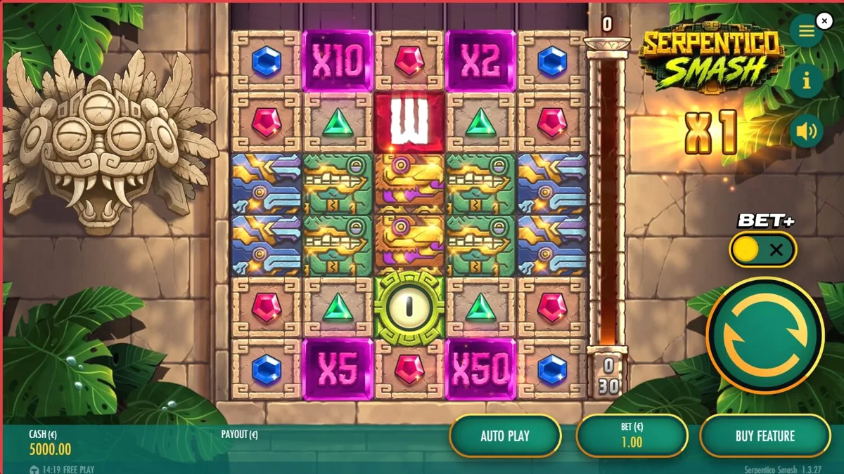 Tampilan visual slot Serpentico Smash dengan tema hutan Aztec dan simbol totem emas.